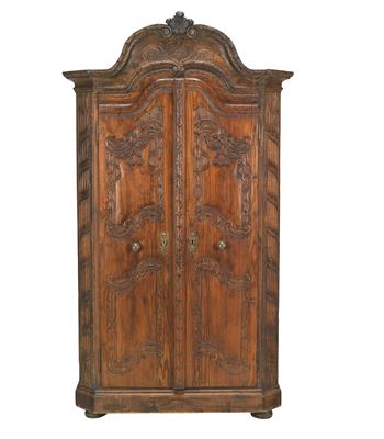 A small provincial cabinet, - Asiatics, Works of Art and furniture