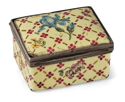 A Rococo covered box, - Nábytek