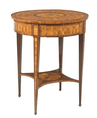 A round salon table, - Nábytek
