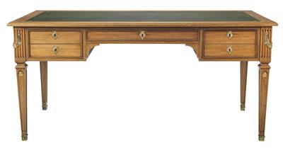 A writing desk, - Asiatics, Works of Art and furniture