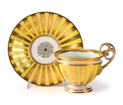 An Elegant Teacup with Saucer, - Antiquariato