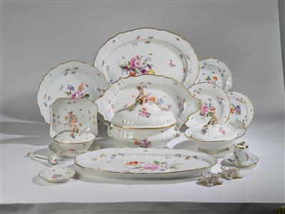A Large, Majestic Dinner Service with “New Brandenstein” Relief, - Antiquariato