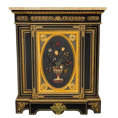 A Half-High Napoleon III Cabinet - Works of Art