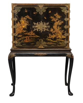 A Chinoiserie Lacquer Cabinet, 18th century and later, - Antiquariato