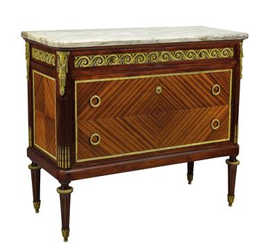 A Small Chest of Drawers in Louis XVI Style, - Starožitnosti