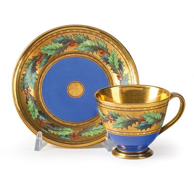 A Cup and Saucer with Ilex Frieze, - Antiquariato
