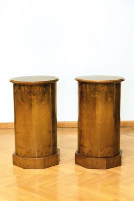 A Pair of Round Biedermeier Bedside Tables, - Una Collezione dalla Stiria I