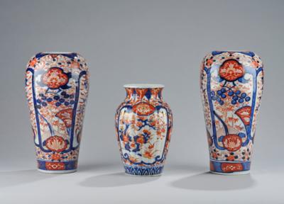 3 Imari Vases, Japan, 19th/20th Century, - A Styrian Collection II