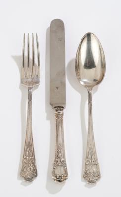 Three Elements of Hors d’Oeuvre Cutlery with Floral Decor in Original Box, Vincenc Carl Dub, Vienna, c. 1900 - A Styrian Collection II