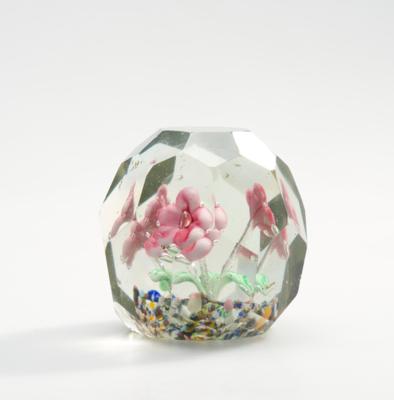 A Facetted Paperweight with Floral Motifs, Bohemia, before 1930 - A Styrian Collection II