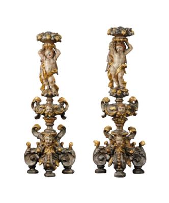 Paar barocke geschnitzte Kerzenleuchter mit Engeln, - Eine Wiener Sammlung