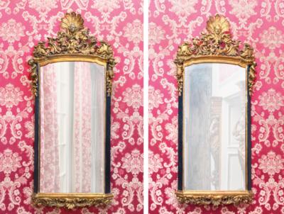 Paar schmale Wandspiegel im Barockstil, - Eine Wiener Sammlung