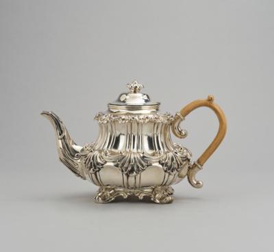 A Viennese Biedermeier Teapot, - Vídeňská Sbírka II