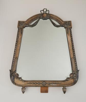 A Viennese Standing Mirror, - Una Collezione Viennese II