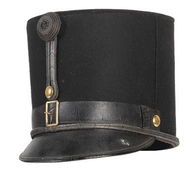 Schwarze steife Kappe zur Dienstuniform für Offiziere - Historische Waffen, Uniformen, Militaria