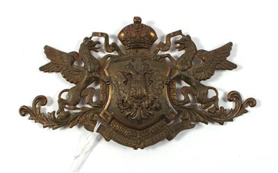 Vergoldetes, stark patiniertes Metallemblem, - Historische Waffen, Uniformen, Militaria