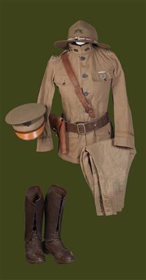 Komplette Uniform für einen Captain (Hauptmann) des U. S. M. C. - United States Marine Corps, - Starožitné zbraně