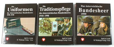 Konvolut von 3 Büchern: - Historische Waffen, Uniformen, Militaria