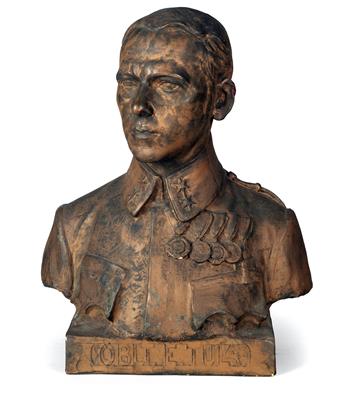 Gipsbüste, bronzefarben gefaßt, darstellend Oberleutnant E. Tula, - Historische Waffen, Uniformen, Militaria