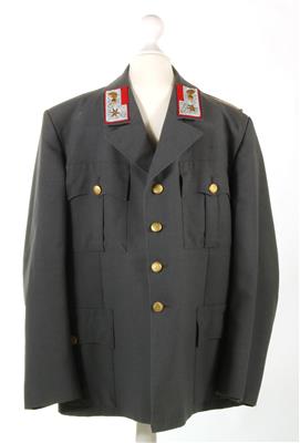 Rock für einen Beamten der öst. Gendarmerie nach 1968, - Antique Arms, Uniforms and Militaria
