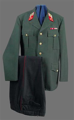 Rock und Hose für einen Polizisten, - Antique Arms, Uniforms and Militaria