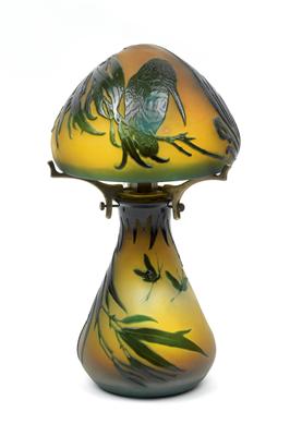 A small table lamp with a kingfisher and mayflies, - Stile Liberty e arte applicata del 900