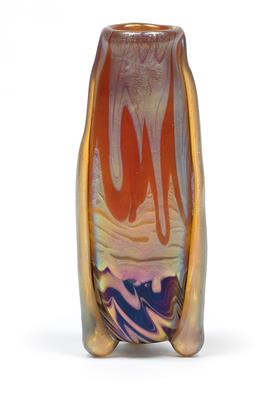 A small vase by Lötz Witwe, - Jugendstil e arte applicata del XX secolo