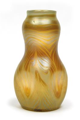 A vase by Lötz Witwe, - Jugendstil e arte applicata del XX secolo