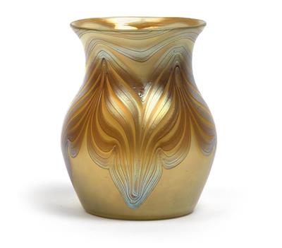 A vase by Lötz Witwe, - Secese a umění 20. století