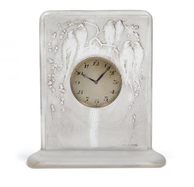 A René Lalique moulded “Six Hirondelles Perchées” clock, - Secese a umění 20. století