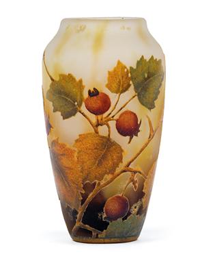 Kleine Vase mit Beerenzweigen, - Jugendstil und angewandte Kunst des 20. Jahrhunderts