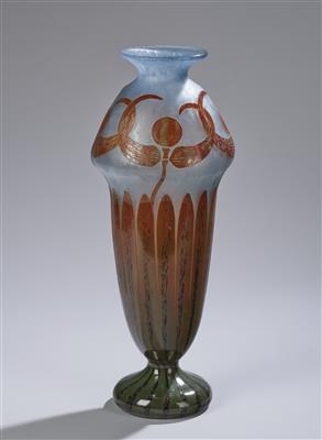 An overlaid and etched “Libellules” glass vase by Verrerie Schneider, - Jugendstil e arte applicata del XX secolo