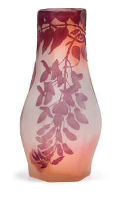 An overlaid and etched glass by vase Gallé, - Jugendstil and 20th Century Arts and Crafts