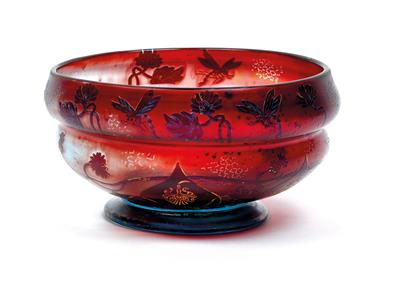 An overlaid and etched glass bowl by Gallé, - Secese a umění 20. století
