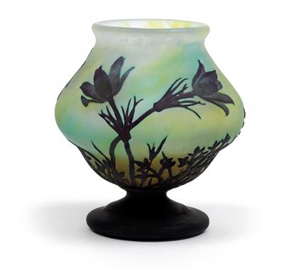 Vase mit Kuhschellen, - Jugendstil und angewandte Kunst des 20. Jahrhunderts