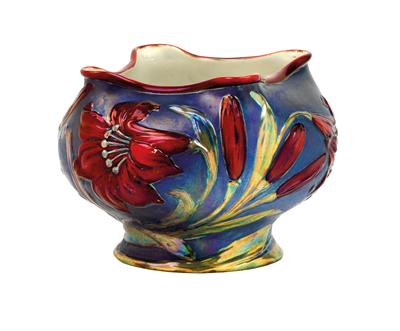 A Zsolnay vase with lily, - Jugendstil e arte applicata del XX secolo
