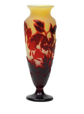 Vase mit "Tränenden Herzen", - Jugendstil und angewandte Kunst des 20. Jahrhunderts