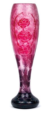 A Verrerie Schneider overlaid and etched moulded “Roses sauvages” vase, - Jugendstil e arte applicata del XX secolo