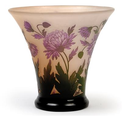 A Bohemian overlaid and etched glass vase, - Jugendstil and 20th Century Arts and Crafts
