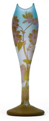 An overlaid and etched glass vase by Muller Frères, - Jugendstil e arte applicata del XX secolo