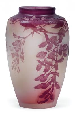 An overlaid and etched glass by vase Gallé, - Secese a umění 20. století
