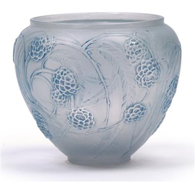 A René Lalique moulded “Nefliers” vase, - Jugendstil and 20th Century Arts and Crafts