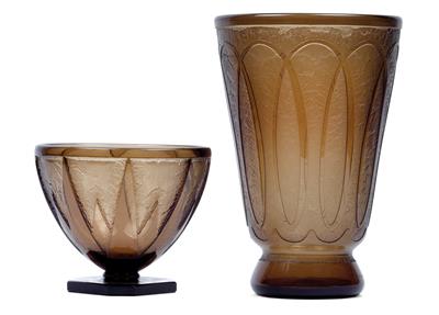 Two etched Art Deco glass vases by Daum, - Jugendstil e arte applicata del XX secolo