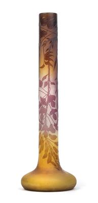 An overlaid and etched glass vase by Gallé, - Jugendstil e arte applicata del XX secolo