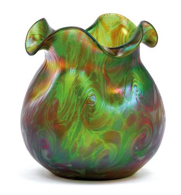 A Lötz Witwe glass vase, - Jugendstil e arte applicata del XX secolo