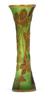 An etched glass vase by Daum, - Jugendstil e arte applicata del XX secolo