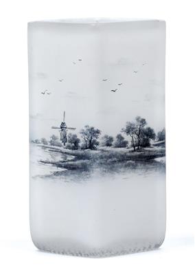 Vierkantvase mit Seelandschaft und Mühle, - Jugendstil und Kunsthandwerk des 20. Jahrhunderts