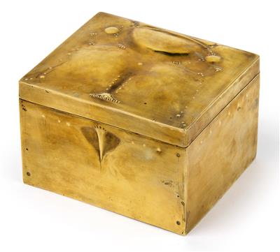 An English cigar box, - Jugendstil e arte applicata del XX secolo