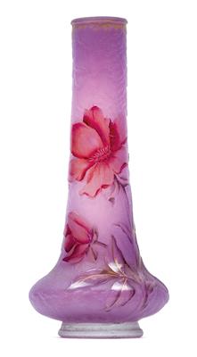 An underlaid and etched glass vase by Daum, - Jugendstil e arte applicata del XX secolo