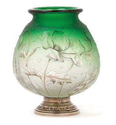 Kleine Vase mit Mohnblumen und Sternchendekor auf Silberfuß, - Jugendstil und angewandte Kunst des 20. Jahrhunderts